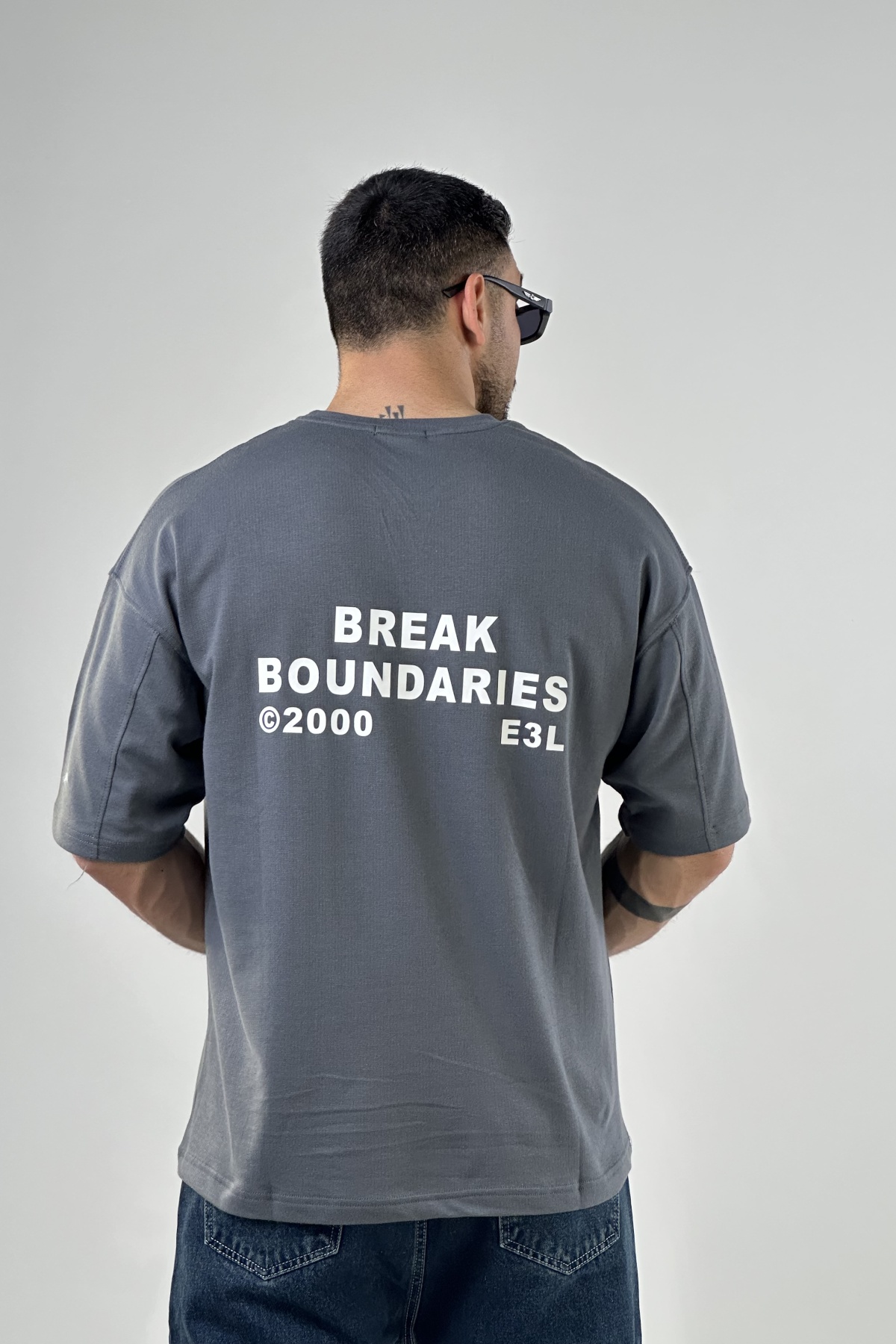 تیشرت چاپ BREAK BOUNDARIES