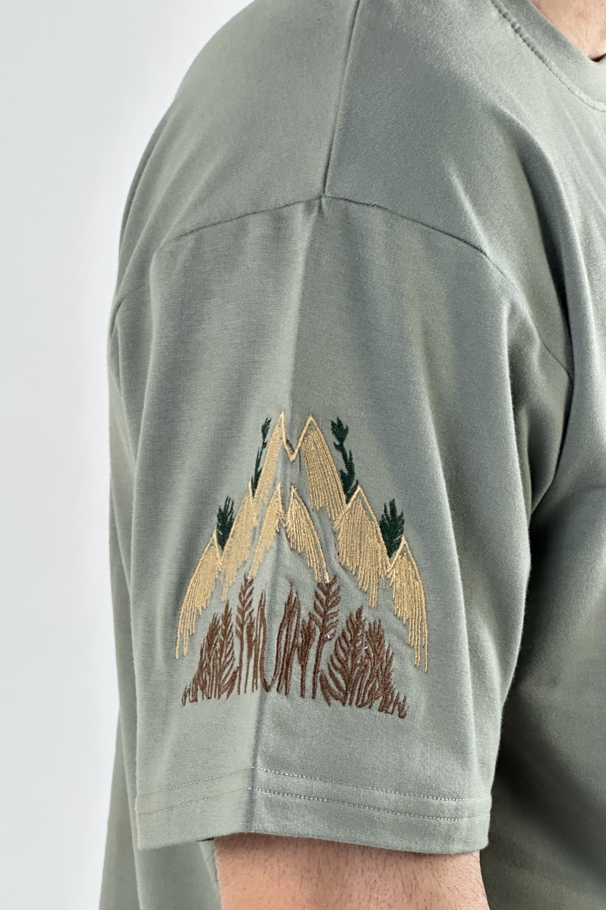 تیشرت گلدوزی کوه   (8128)