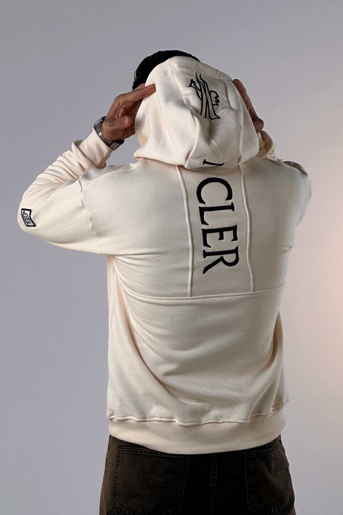 هودی پشت گلدوزی  (8996)