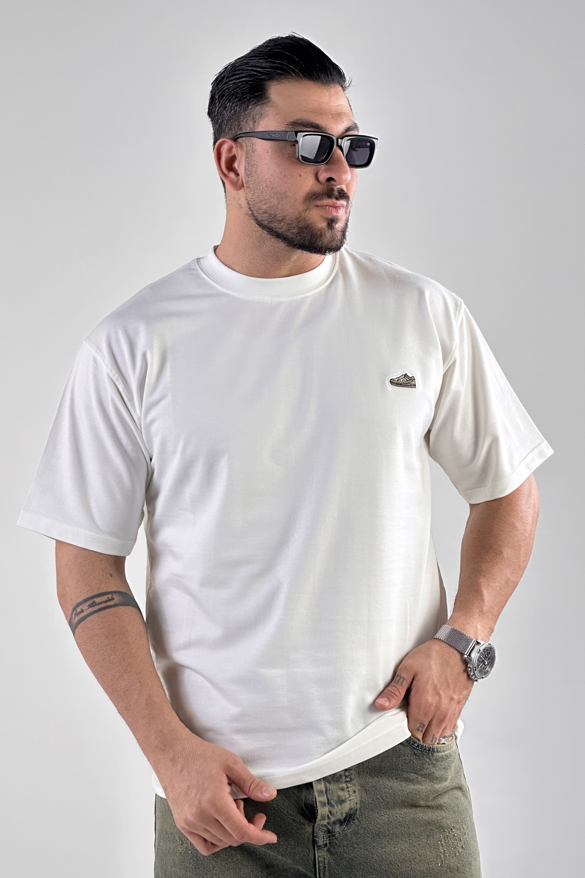 تیشرت گلدوزی کفش نایکی (9451)