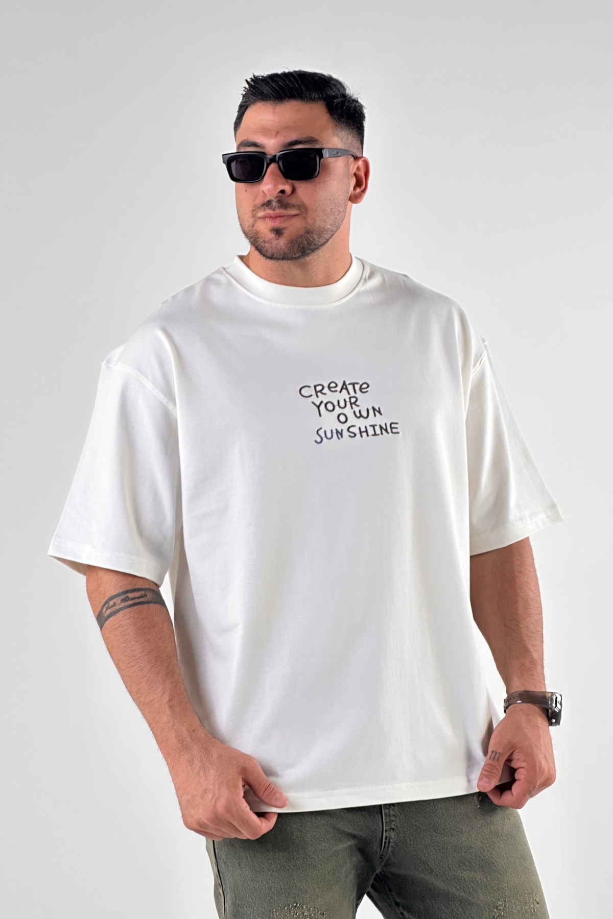 تیشرت گلدوزی CREATE YOUR OWN SUN SHINE ماکان (9973)