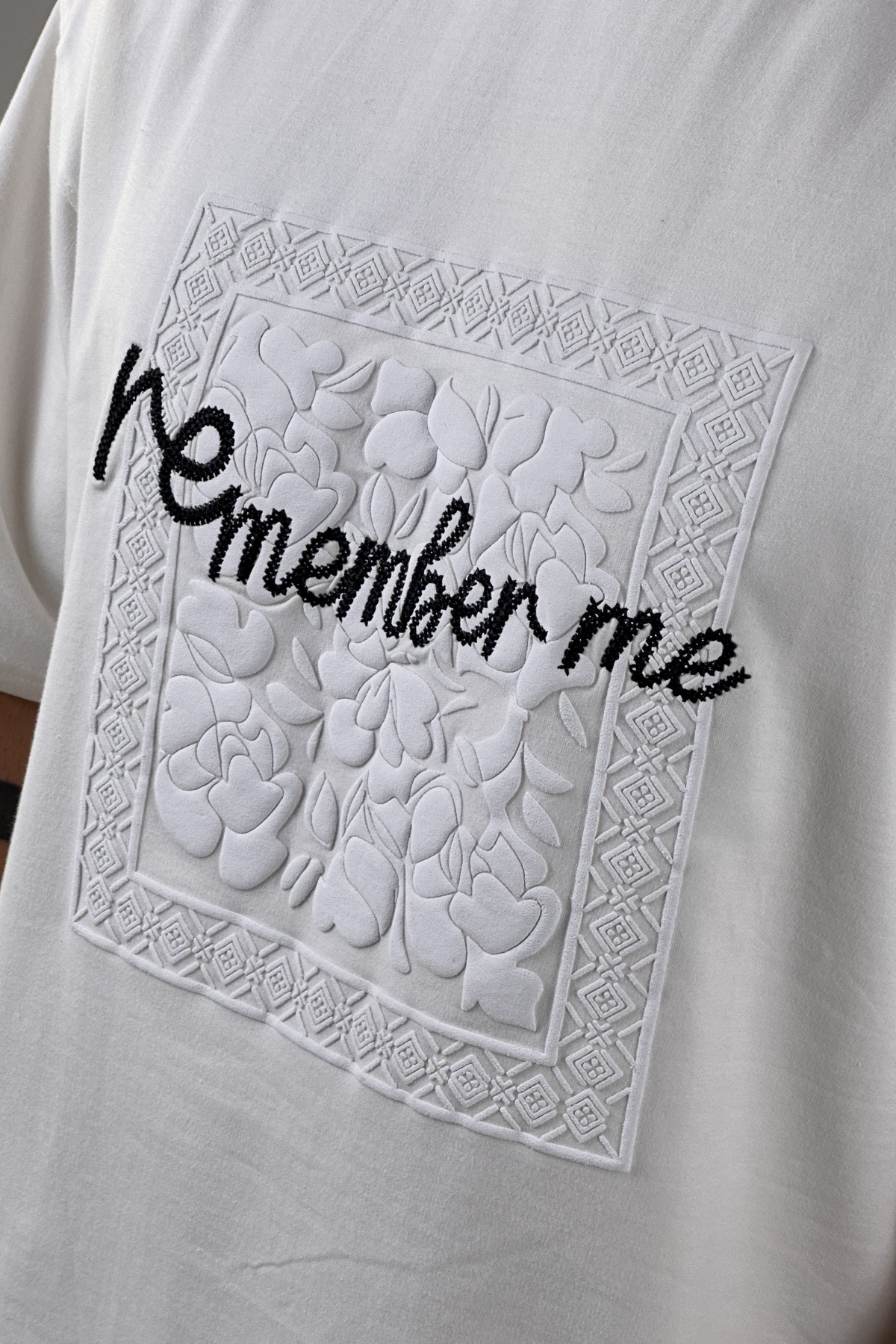 تیشرت چاپ و گلدوزی Remember me دونخ (10217)