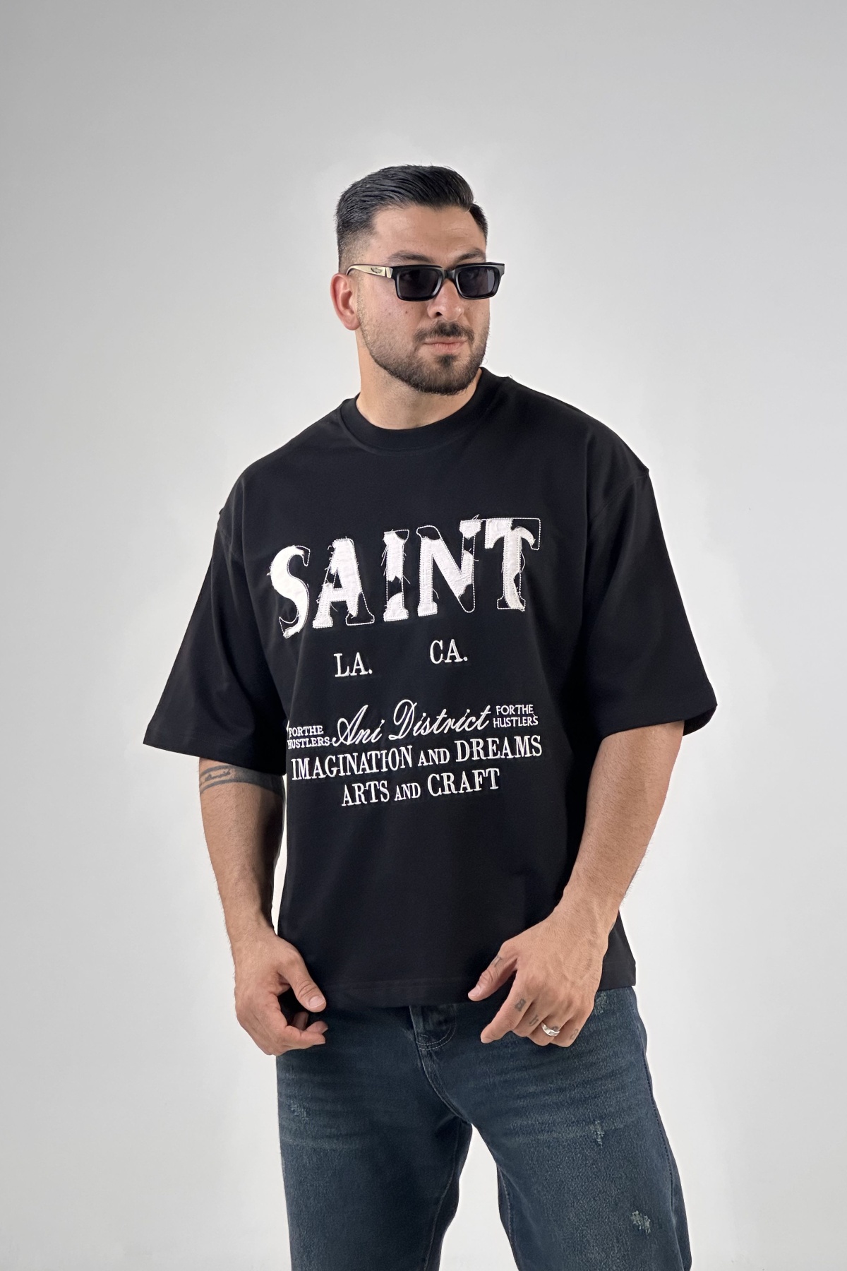تیشرت مشکی گلدوزی SAINT دونخ (10468)